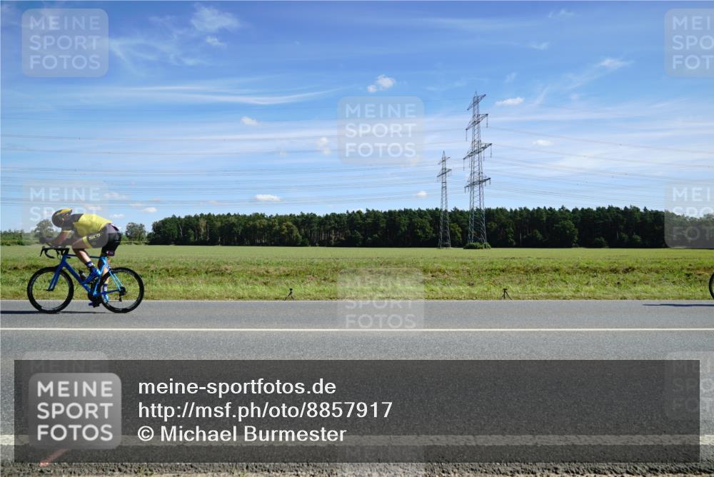 07.09.2025 - 19. Norderstedt Triathlon Michael Burmester http://msf.ph/oto/8857917 07.09.2025 13:03:45 Radfahren 357 meine-sportfotos.de