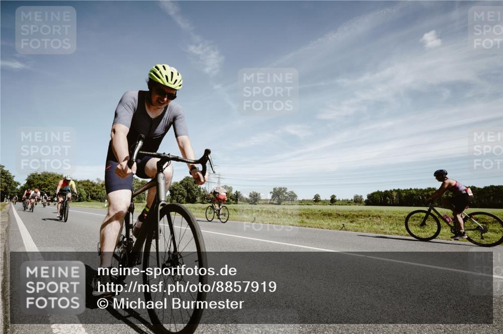 07.09.2025 - 19. Norderstedt Triathlon Michael Burmester http://msf.ph/oto/8857919 07.09.2025 12:28:31 Radfahren 210, 212, 696, 780, 858, 1329 meine-sportfotos.de