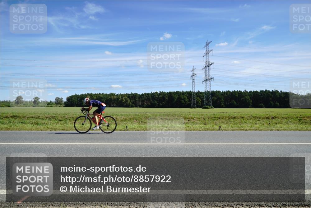 07.09.2025 - 19. Norderstedt Triathlon Michael Burmester http://msf.ph/oto/8857922 07.09.2025 13:03:46 Radfahren 357 meine-sportfotos.de