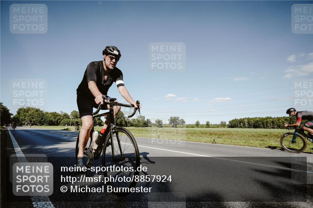 07.09.2025 - 19. Norderstedt Triathlon Michael Burmester http://msf.ph/oto/8857924 07.09.2025 15:35:54 Radfahren 387, 1516 meine-sportfotos.de