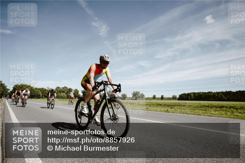 07.09.2025 - 19. Norderstedt Triathlon Michael Burmester http://msf.ph/oto/8857926 07.09.2025 12:28:32 Radfahren 210, 212, 262, 696, 780, 858, 1214, 1329 meine-sportfotos.de