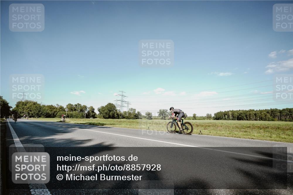 07.09.2025 - 19. Norderstedt Triathlon Michael Burmester http://msf.ph/oto/8857928 07.09.2025 15:35:54 Radfahren 387, 1516 meine-sportfotos.de