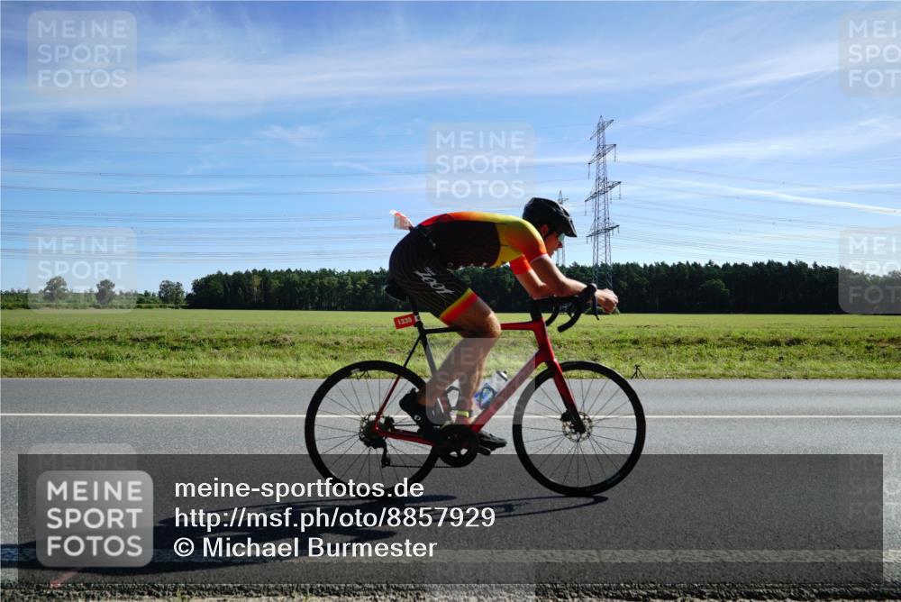 07.09.2025 - 19. Norderstedt Triathlon Michael Burmester http://msf.ph/oto/8857929 07.09.2025 11:25:17 Radfahren 231, 1335 meine-sportfotos.de