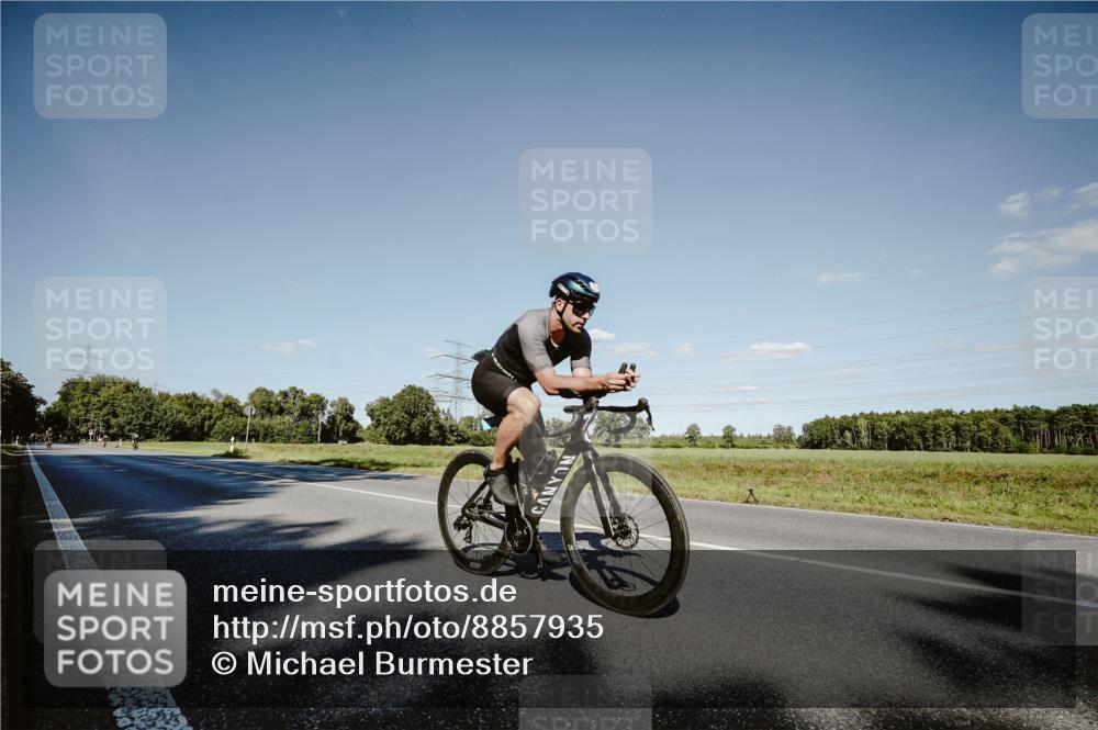 07.09.2025 - 19. Norderstedt Triathlon Michael Burmester http://msf.ph/oto/8857935 07.09.2025 15:35:59 Radfahren 387, 1472 meine-sportfotos.de