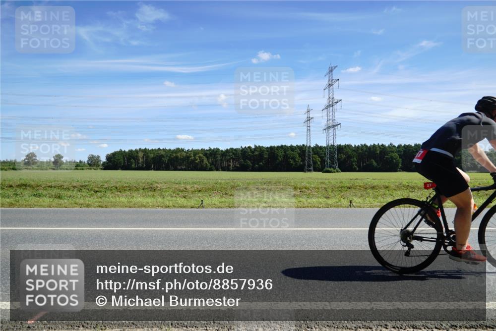 07.09.2025 - 19. Norderstedt Triathlon Michael Burmester http://msf.ph/oto/8857936 07.09.2025 13:03:52 Radfahren 277, 698 meine-sportfotos.de