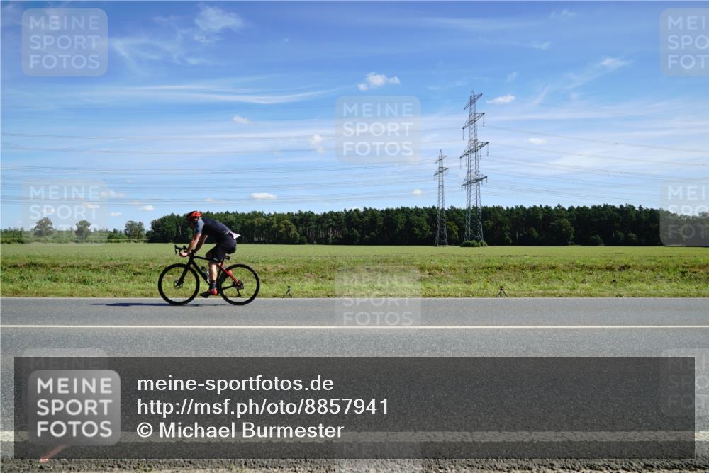 07.09.2025 - 19. Norderstedt Triathlon Michael Burmester http://msf.ph/oto/8857941 07.09.2025 13:03:55 Radfahren 277, 317, 698 meine-sportfotos.de
