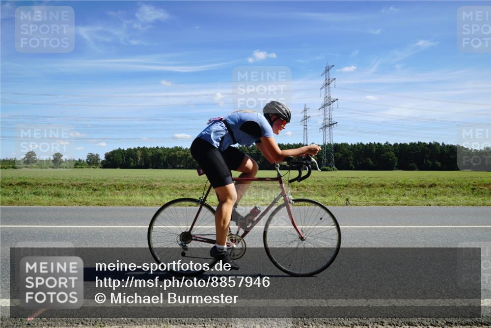 07.09.2025 - 19. Norderstedt Triathlon Michael Burmester http://msf.ph/oto/8857946 07.09.2025 13:03:56 Radfahren 277, 317 meine-sportfotos.de