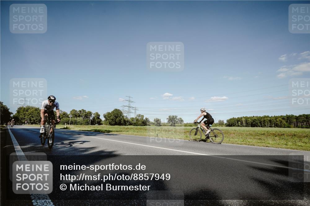 07.09.2025 - 19. Norderstedt Triathlon Michael Burmester http://msf.ph/oto/8857949 07.09.2025 15:36:08 Radfahren 474, 1407, 1473 meine-sportfotos.de