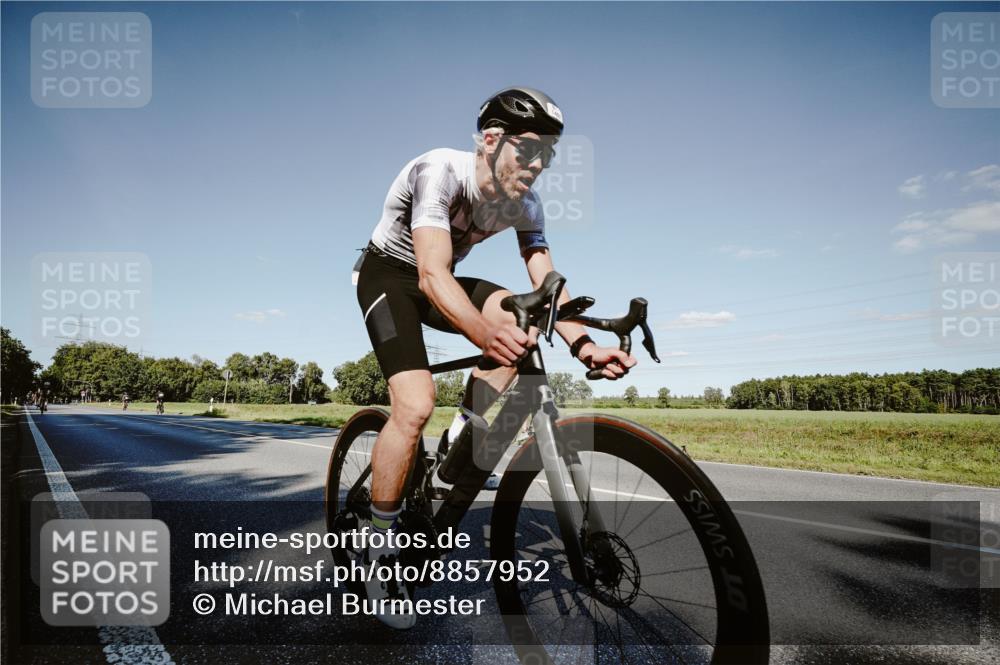 07.09.2025 - 19. Norderstedt Triathlon Michael Burmester http://msf.ph/oto/8857952 07.09.2025 15:36:08 Radfahren 474, 1407, 1473 meine-sportfotos.de