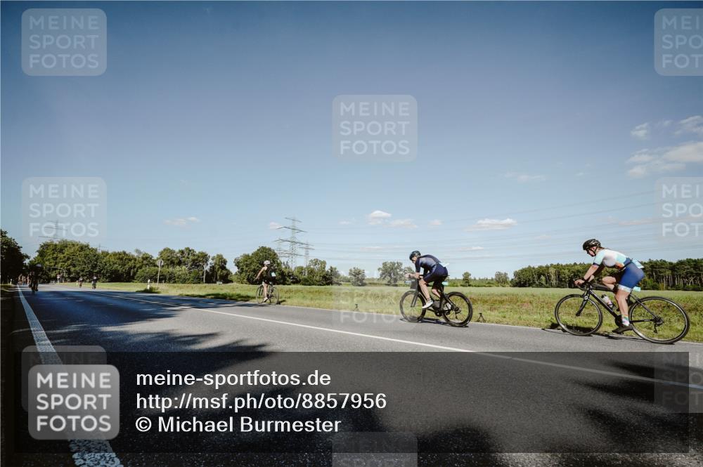 07.09.2025 - 19. Norderstedt Triathlon Michael Burmester http://msf.ph/oto/8857956 07.09.2025 15:36:09 Radfahren 1407, 1473 meine-sportfotos.de