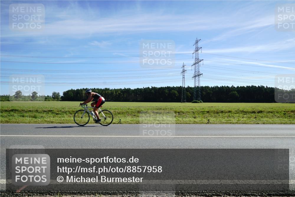 07.09.2025 - 19. Norderstedt Triathlon Michael Burmester http://msf.ph/oto/8857958 07.09.2025 11:25:47 Radfahren 1195 meine-sportfotos.de