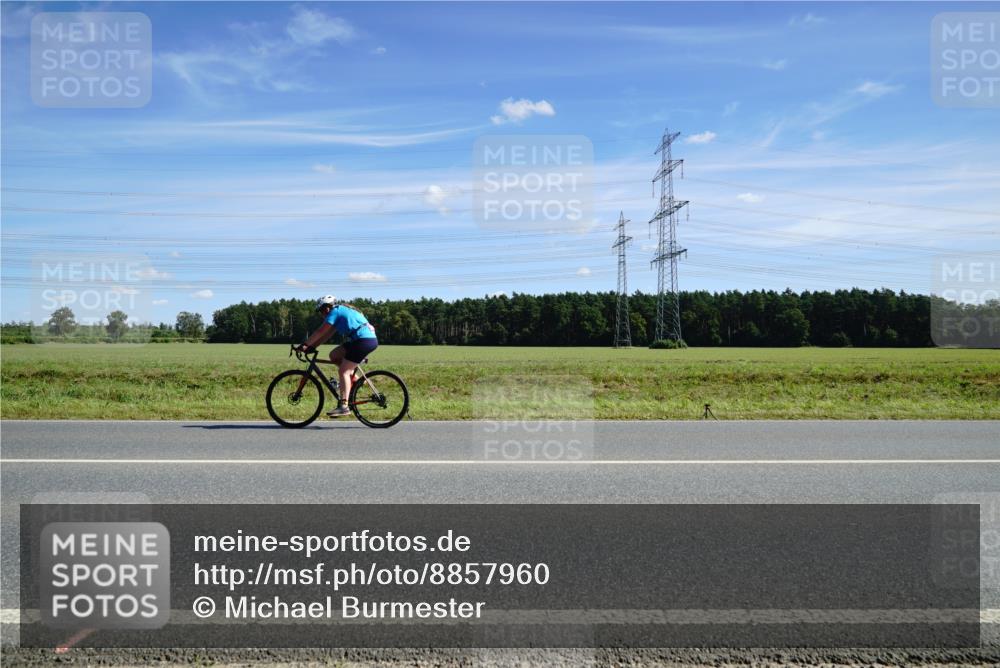 07.09.2025 - 19. Norderstedt Triathlon Michael Burmester http://msf.ph/oto/8857960 07.09.2025 13:04:10 Radfahren  meine-sportfotos.de