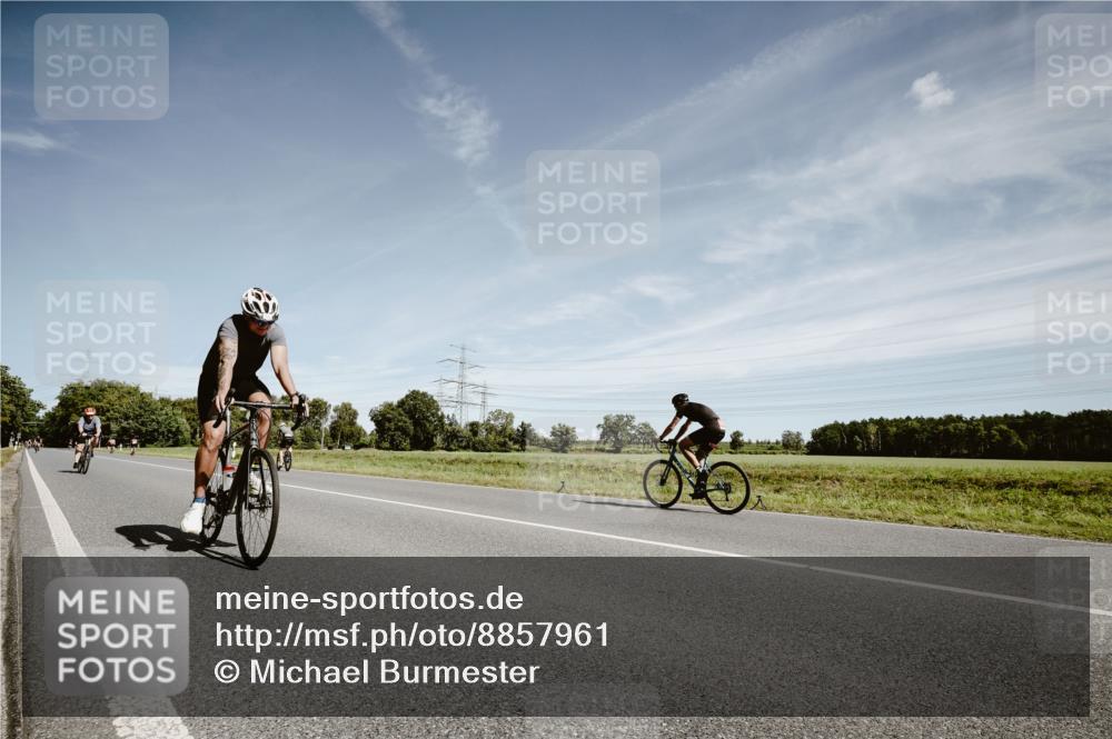 07.09.2025 - 19. Norderstedt Triathlon Michael Burmester http://msf.ph/oto/8857961 07.09.2025 12:28:40 Radfahren 217, 776 meine-sportfotos.de