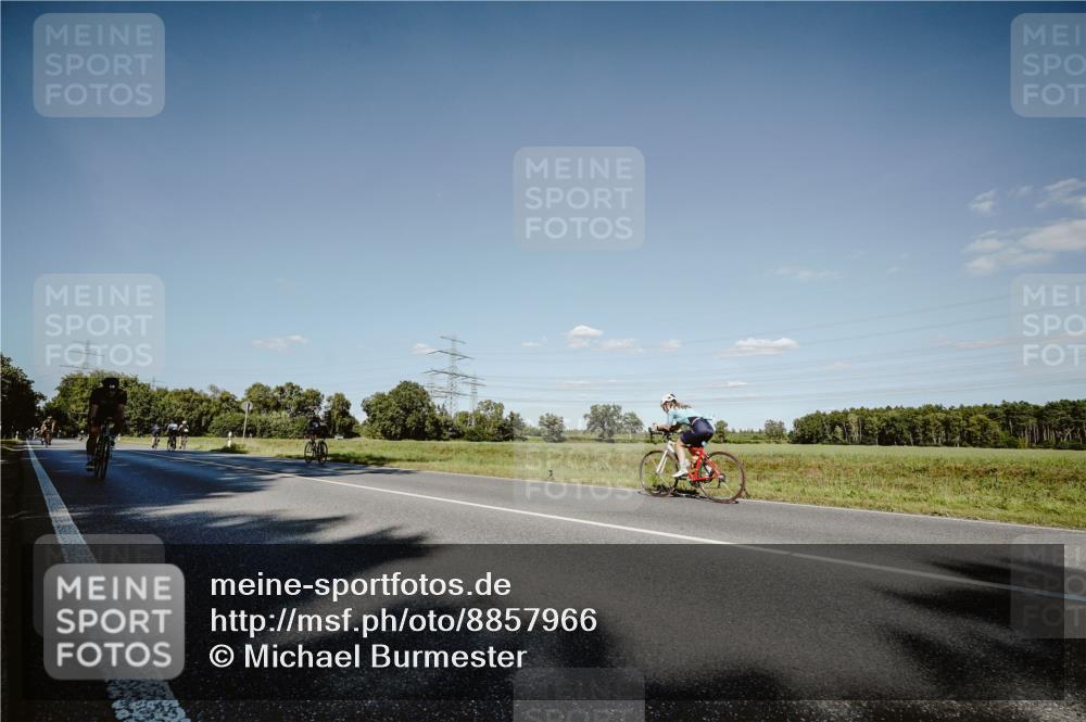 07.09.2025 - 19. Norderstedt Triathlon Michael Burmester http://msf.ph/oto/8857966 07.09.2025 15:36:13 Radfahren 381, 1473 meine-sportfotos.de