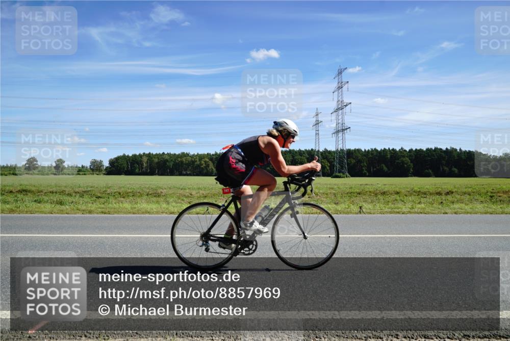 07.09.2025 - 19. Norderstedt Triathlon Michael Burmester http://msf.ph/oto/8857969 07.09.2025 13:04:19 Radfahren 211, 723, 747 meine-sportfotos.de