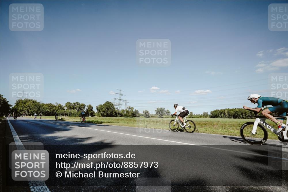 07.09.2025 - 19. Norderstedt Triathlon Michael Burmester http://msf.ph/oto/8857973 07.09.2025 15:36:15 Radfahren 381, 935 meine-sportfotos.de