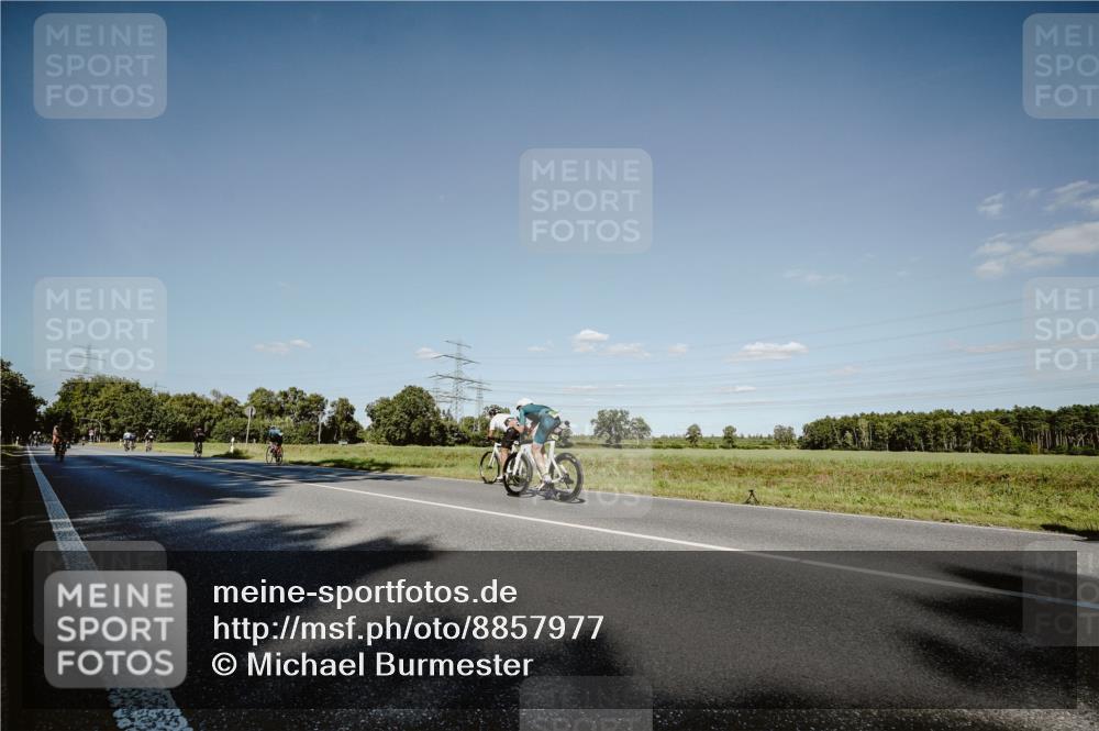 07.09.2025 - 19. Norderstedt Triathlon Michael Burmester http://msf.ph/oto/8857977 07.09.2025 15:36:15 Radfahren 381, 935 meine-sportfotos.de