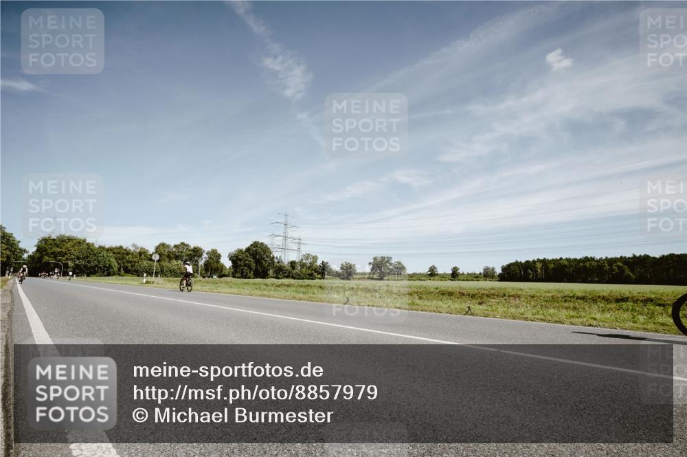 07.09.2025 - 19. Norderstedt Triathlon Michael Burmester http://msf.ph/oto/8857979 07.09.2025 12:28:51 Radfahren 1364 meine-sportfotos.de
