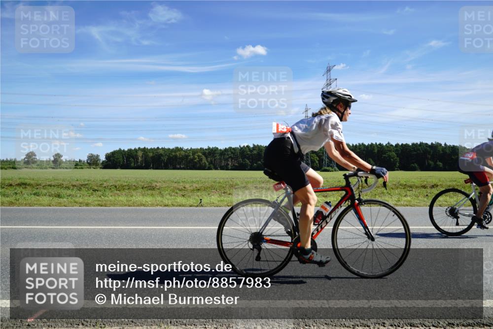 07.09.2025 - 19. Norderstedt Triathlon Michael Burmester http://msf.ph/oto/8857983 07.09.2025 13:04:29 Radfahren 329, 855, 1362 meine-sportfotos.de