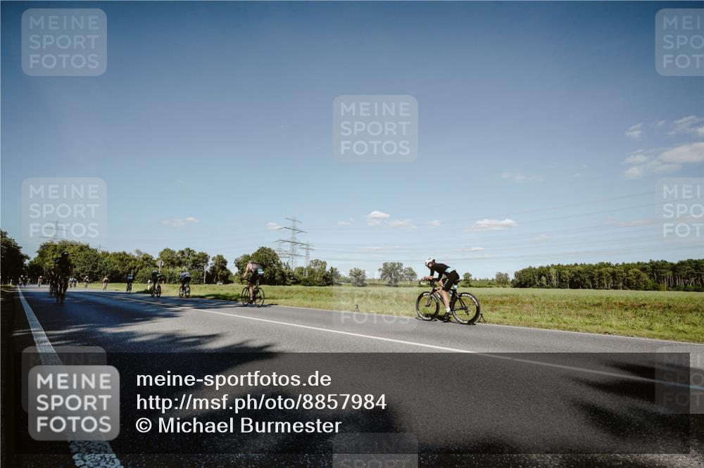 07.09.2025 - 19. Norderstedt Triathlon Michael Burmester http://msf.ph/oto/8857984 07.09.2025 15:36:16 Radfahren 381, 935, 1484 meine-sportfotos.de