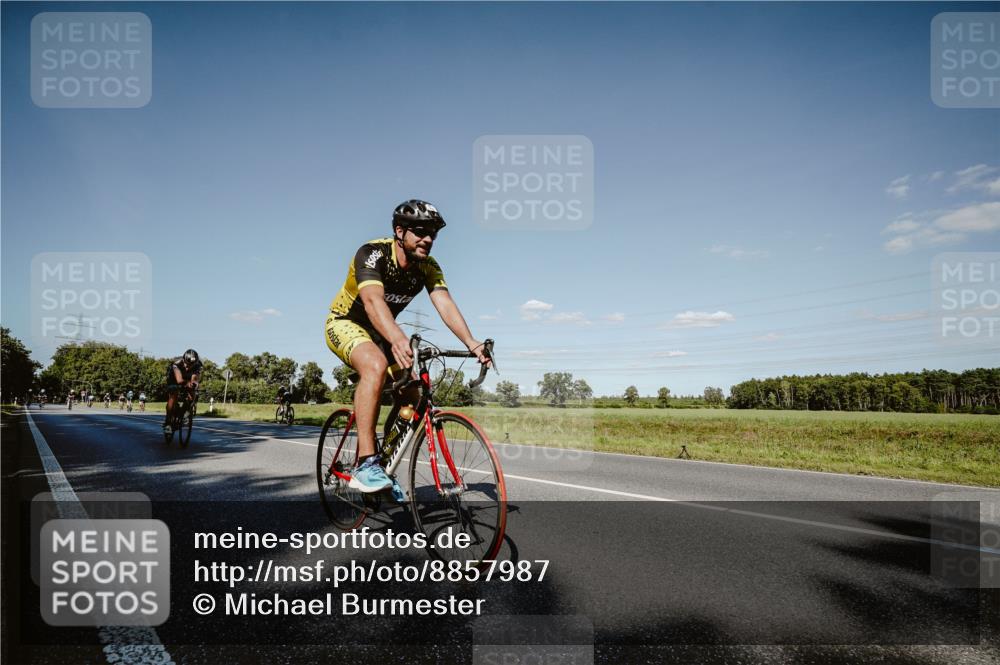 07.09.2025 - 19. Norderstedt Triathlon Michael Burmester http://msf.ph/oto/8857987 07.09.2025 15:36:18 Radfahren 935, 1484 meine-sportfotos.de