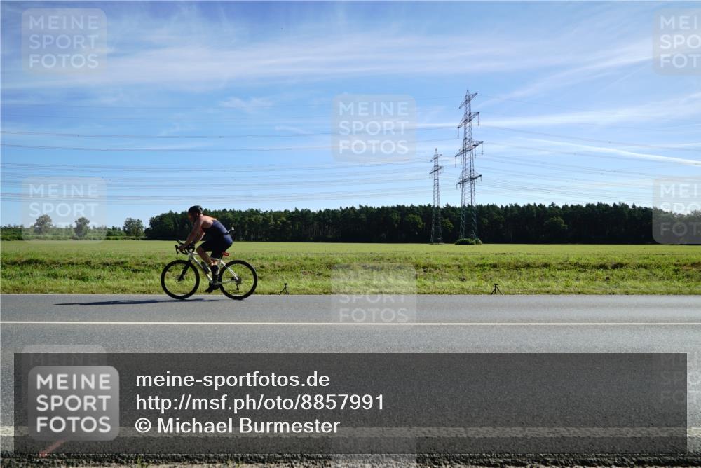 07.09.2025 - 19. Norderstedt Triathlon Michael Burmester http://msf.ph/oto/8857991 07.09.2025 11:26:07 Radfahren 1185 meine-sportfotos.de