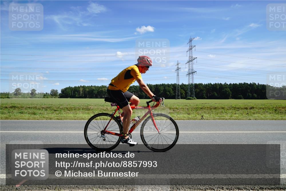 07.09.2025 - 19. Norderstedt Triathlon Michael Burmester http://msf.ph/oto/8857993 07.09.2025 13:04:33 Radfahren 329, 348, 853, 1362 meine-sportfotos.de