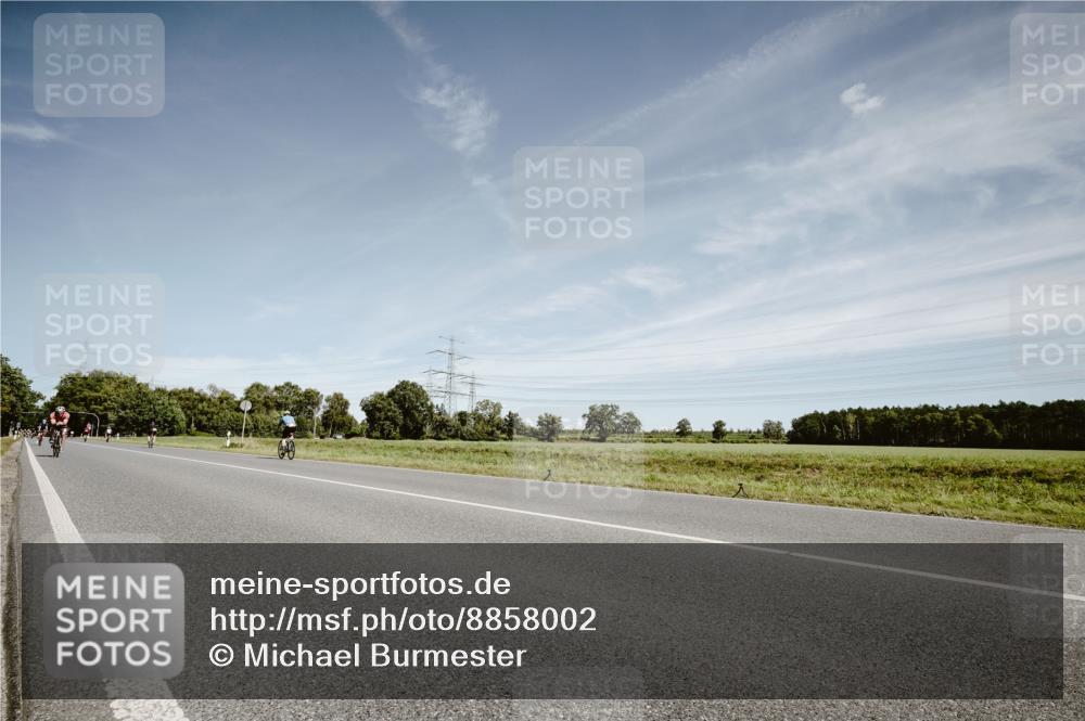 07.09.2025 - 19. Norderstedt Triathlon Michael Burmester http://msf.ph/oto/8858002 07.09.2025 12:29:00 Radfahren 851 meine-sportfotos.de