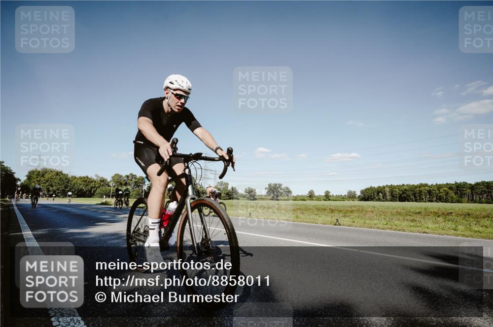07.09.2025 - 19. Norderstedt Triathlon Michael Burmester http://msf.ph/oto/8858011 07.09.2025 15:36:26 Radfahren 372, 414, 1447, 1538 meine-sportfotos.de