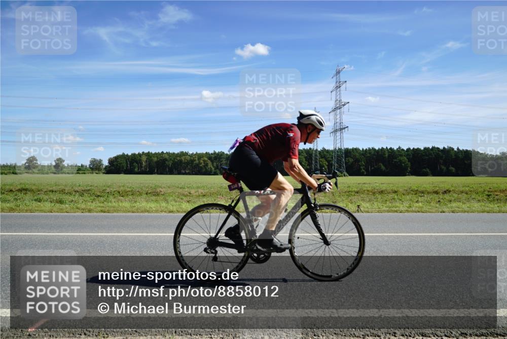 07.09.2025 - 19. Norderstedt Triathlon Michael Burmester http://msf.ph/oto/8858012 07.09.2025 13:04:43 Radfahren 338 meine-sportfotos.de