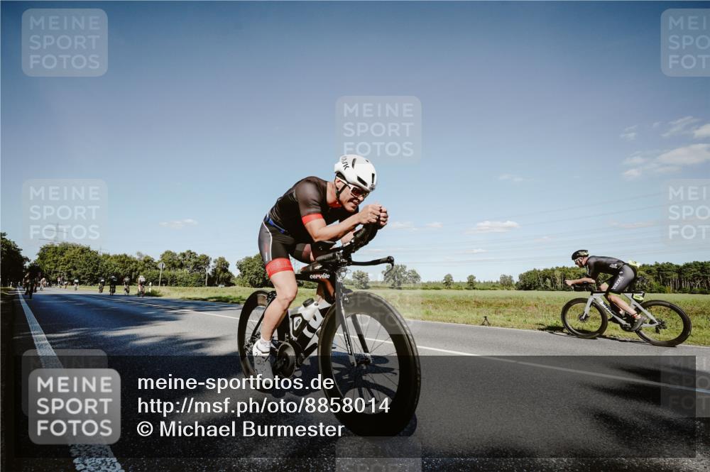 07.09.2025 - 19. Norderstedt Triathlon Michael Burmester http://msf.ph/oto/8858014 07.09.2025 15:36:28 Radfahren 372, 1418, 1538 meine-sportfotos.de
