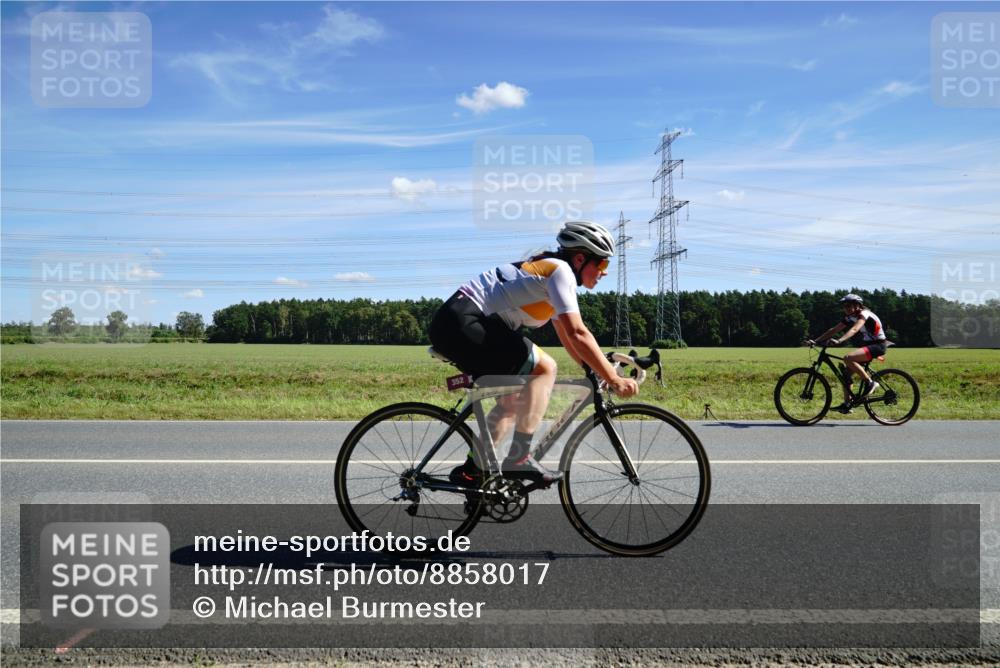 07.09.2025 - 19. Norderstedt Triathlon Michael Burmester http://msf.ph/oto/8858017 07.09.2025 13:04:50 Radfahren 352 meine-sportfotos.de