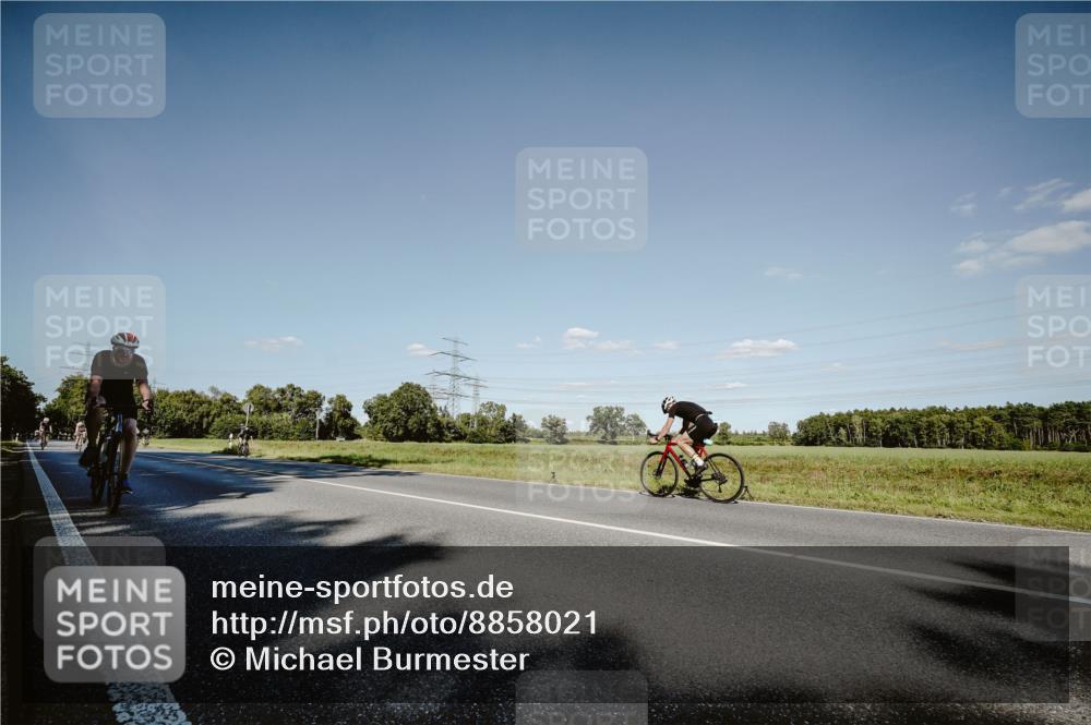 07.09.2025 - 19. Norderstedt Triathlon Michael Burmester http://msf.ph/oto/8858021 07.09.2025 15:36:30 Radfahren 1418, 1538 meine-sportfotos.de