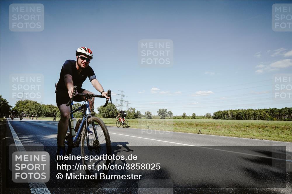 07.09.2025 - 19. Norderstedt Triathlon Michael Burmester http://msf.ph/oto/8858025 07.09.2025 15:36:30 Radfahren 1418, 1538 meine-sportfotos.de