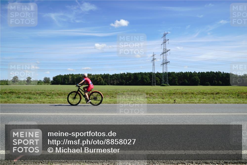 07.09.2025 - 19. Norderstedt Triathlon Michael Burmester http://msf.ph/oto/8858027 07.09.2025 13:04:59 Radfahren  meine-sportfotos.de
