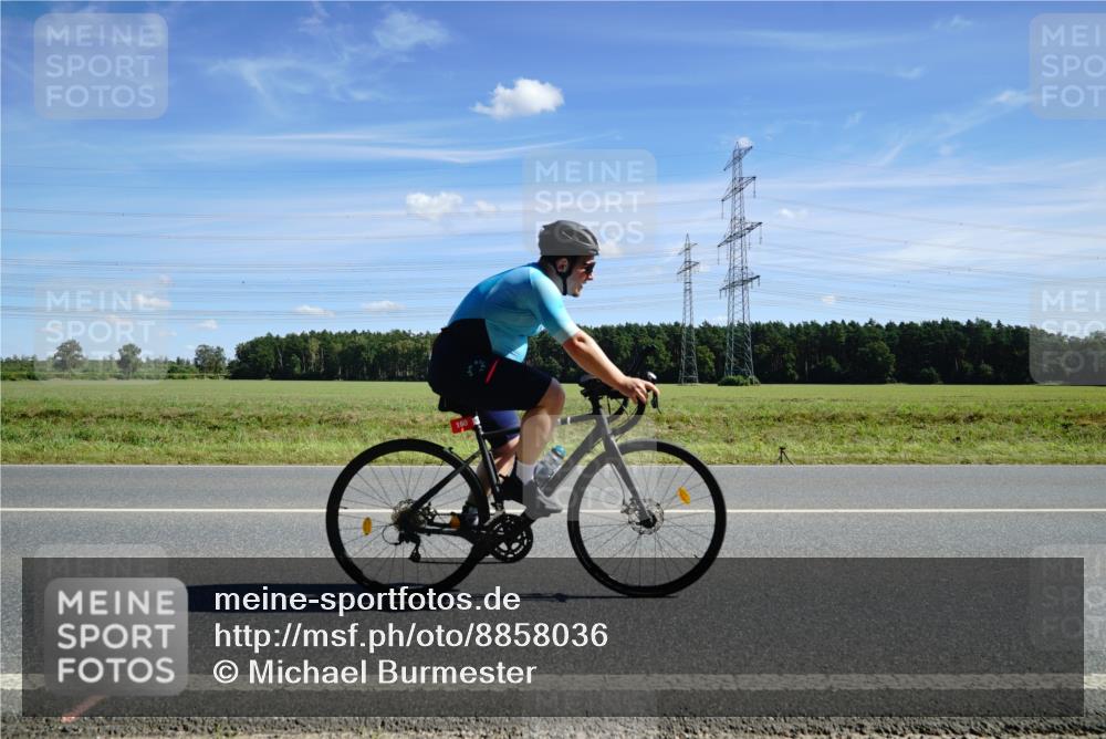 07.09.2025 - 19. Norderstedt Triathlon Michael Burmester http://msf.ph/oto/8858036 07.09.2025 13:05:16 Radfahren 160 meine-sportfotos.de