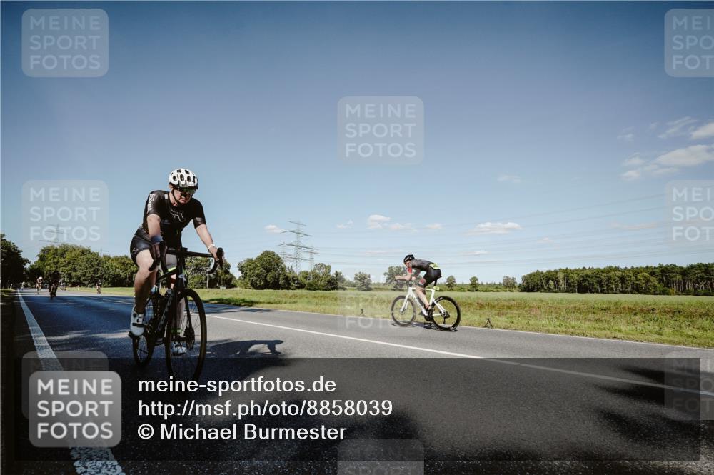07.09.2025 - 19. Norderstedt Triathlon Michael Burmester http://msf.ph/oto/8858039 07.09.2025 15:36:35 Radfahren 1424, 1514, 1529 meine-sportfotos.de