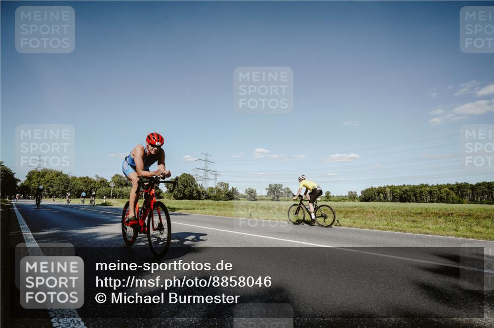 07.09.2025 - 19. Norderstedt Triathlon Michael Burmester http://msf.ph/oto/8858046 07.09.2025 15:36:37 Radfahren 1424, 1514, 1529 meine-sportfotos.de