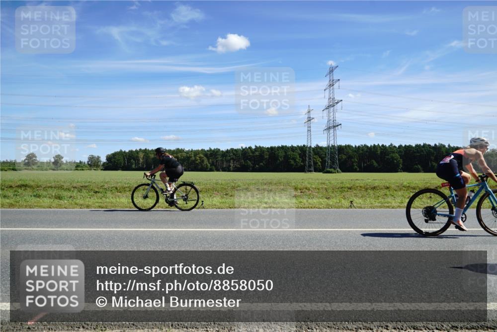 07.09.2025 - 19. Norderstedt Triathlon Michael Burmester http://msf.ph/oto/8858050 07.09.2025 13:05:24 Radfahren 304, 1389 meine-sportfotos.de