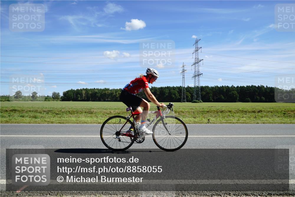 07.09.2025 - 19. Norderstedt Triathlon Michael Burmester http://msf.ph/oto/8858055 07.09.2025 13:05:33 Radfahren 343 meine-sportfotos.de