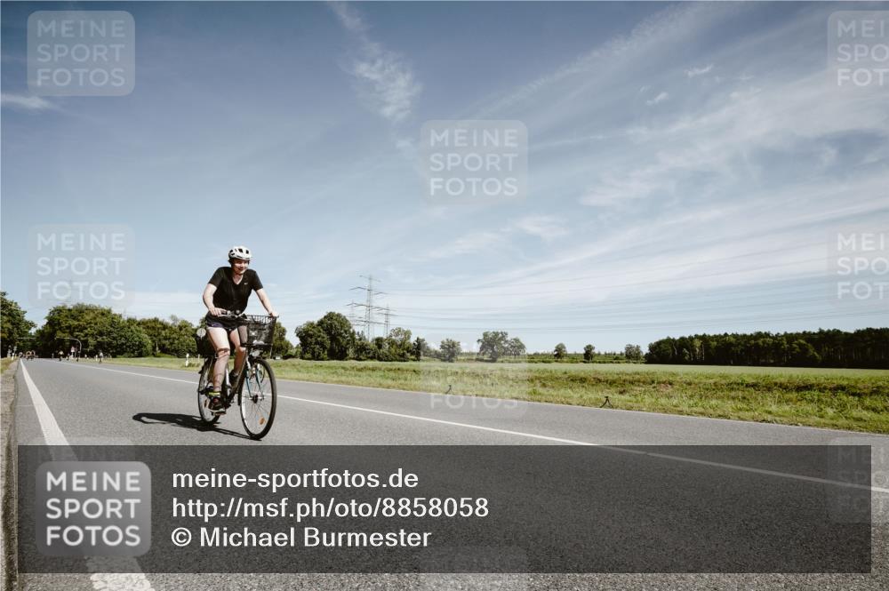 07.09.2025 - 19. Norderstedt Triathlon Michael Burmester http://msf.ph/oto/8858058 07.09.2025 12:29:29 Radfahren 1260 meine-sportfotos.de