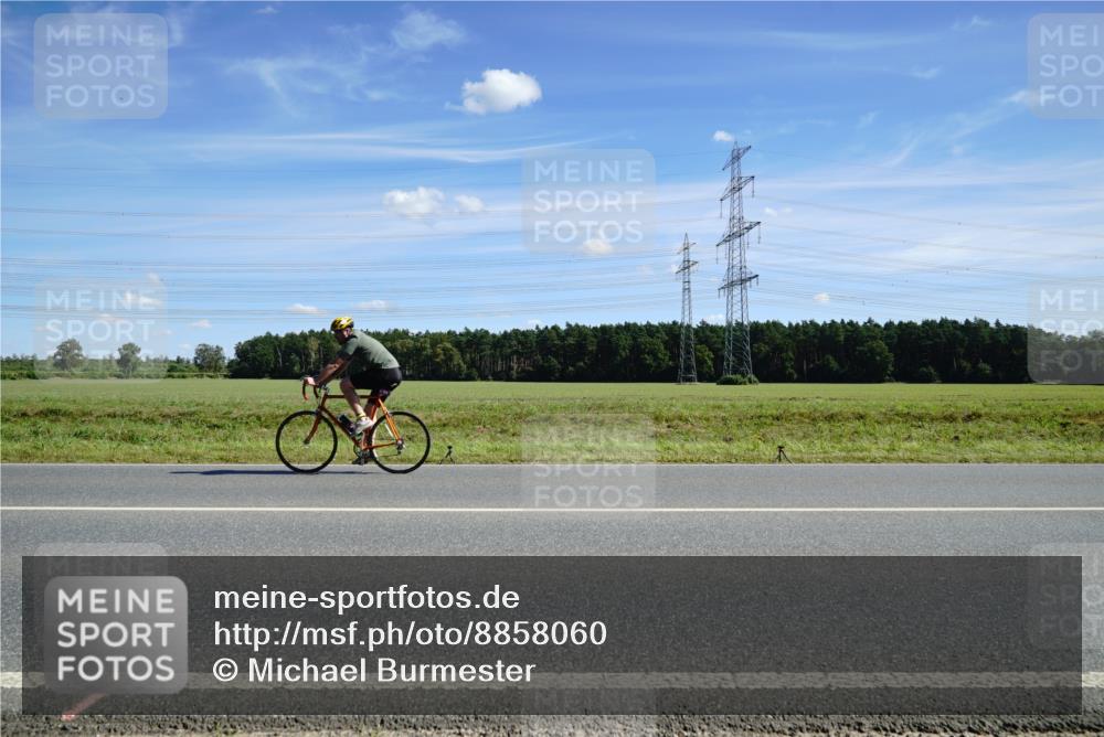 07.09.2025 - 19. Norderstedt Triathlon Michael Burmester http://msf.ph/oto/8858060 07.09.2025 13:05:38 Radfahren  meine-sportfotos.de
