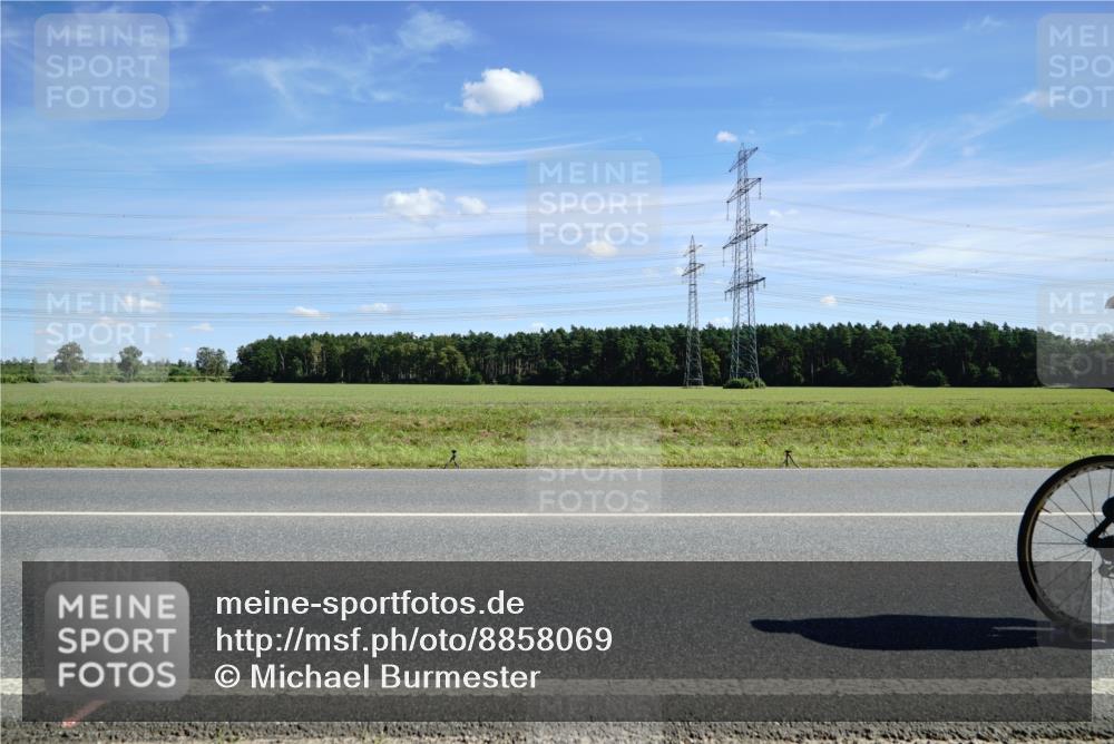 07.09.2025 - 19. Norderstedt Triathlon Michael Burmester http://msf.ph/oto/8858069 07.09.2025 13:05:41 Radfahren 310 meine-sportfotos.de