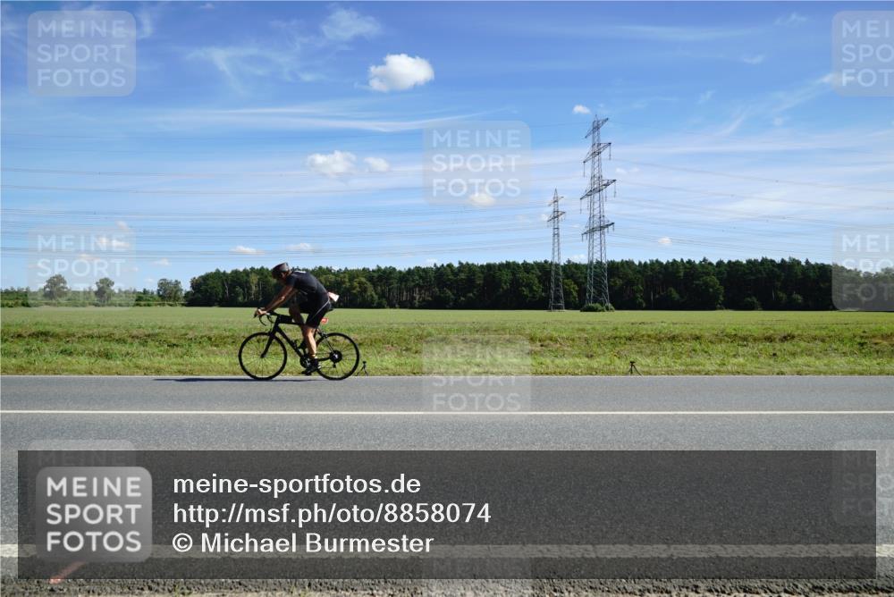 07.09.2025 - 19. Norderstedt Triathlon Michael Burmester http://msf.ph/oto/8858074 07.09.2025 13:05:44 Radfahren 153, 310 meine-sportfotos.de