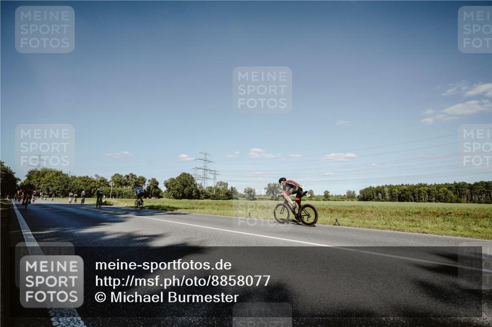 07.09.2025 - 19. Norderstedt Triathlon Michael Burmester http://msf.ph/oto/8858077 07.09.2025 15:36:52 Radfahren 458, 1403 meine-sportfotos.de