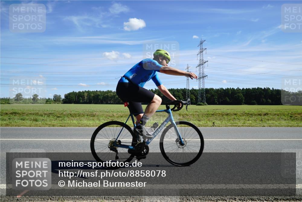 07.09.2025 - 19. Norderstedt Triathlon Michael Burmester http://msf.ph/oto/8858078 07.09.2025 13:05:46 Radfahren 153 meine-sportfotos.de