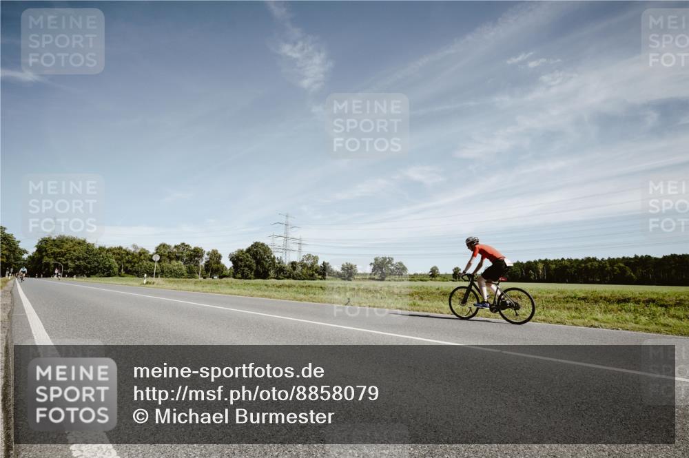 07.09.2025 - 19. Norderstedt Triathlon Michael Burmester http://msf.ph/oto/8858079 07.09.2025 12:29:46 Radfahren  meine-sportfotos.de