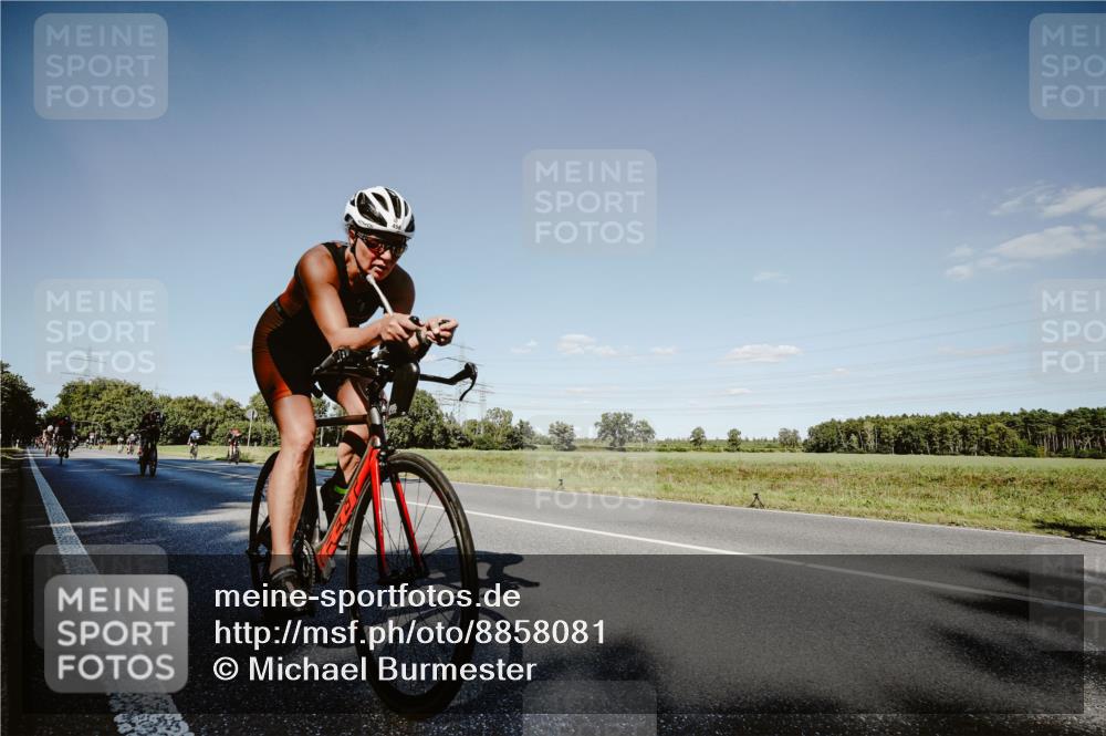 07.09.2025 - 19. Norderstedt Triathlon Michael Burmester http://msf.ph/oto/8858081 07.09.2025 15:36:54 Radfahren 458, 934, 1403 meine-sportfotos.de