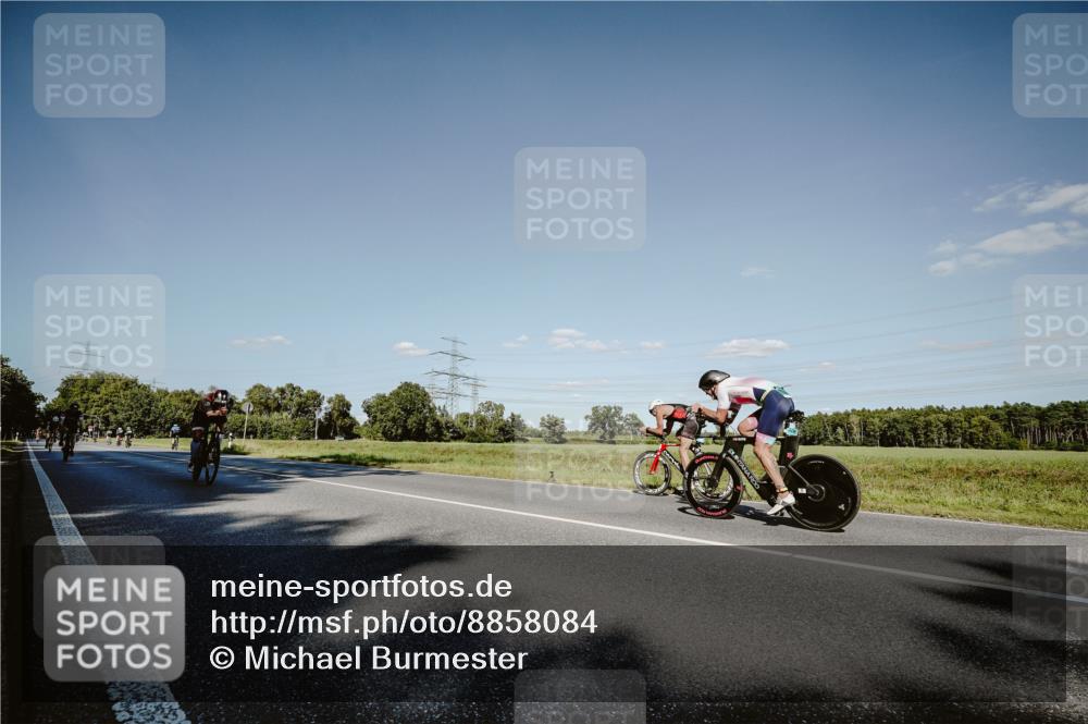 07.09.2025 - 19. Norderstedt Triathlon Michael Burmester http://msf.ph/oto/8858084 07.09.2025 15:36:55 Radfahren 437, 458, 934, 1403 meine-sportfotos.de