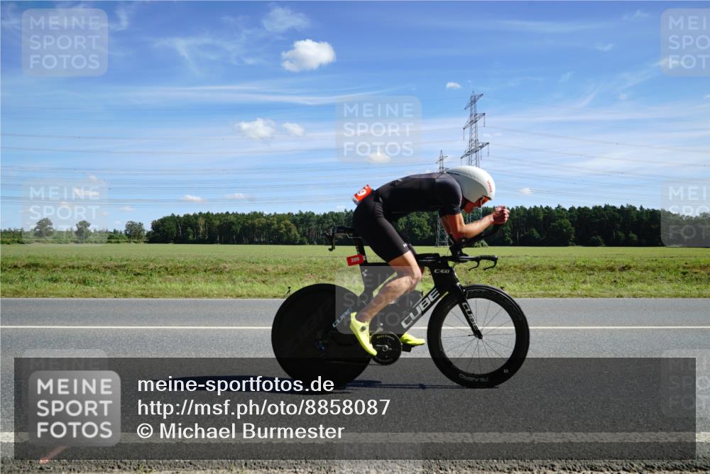 07.09.2025 - 19. Norderstedt Triathlon Michael Burmester http://msf.ph/oto/8858087 07.09.2025 13:05:57 Radfahren 209, 334, 809 meine-sportfotos.de